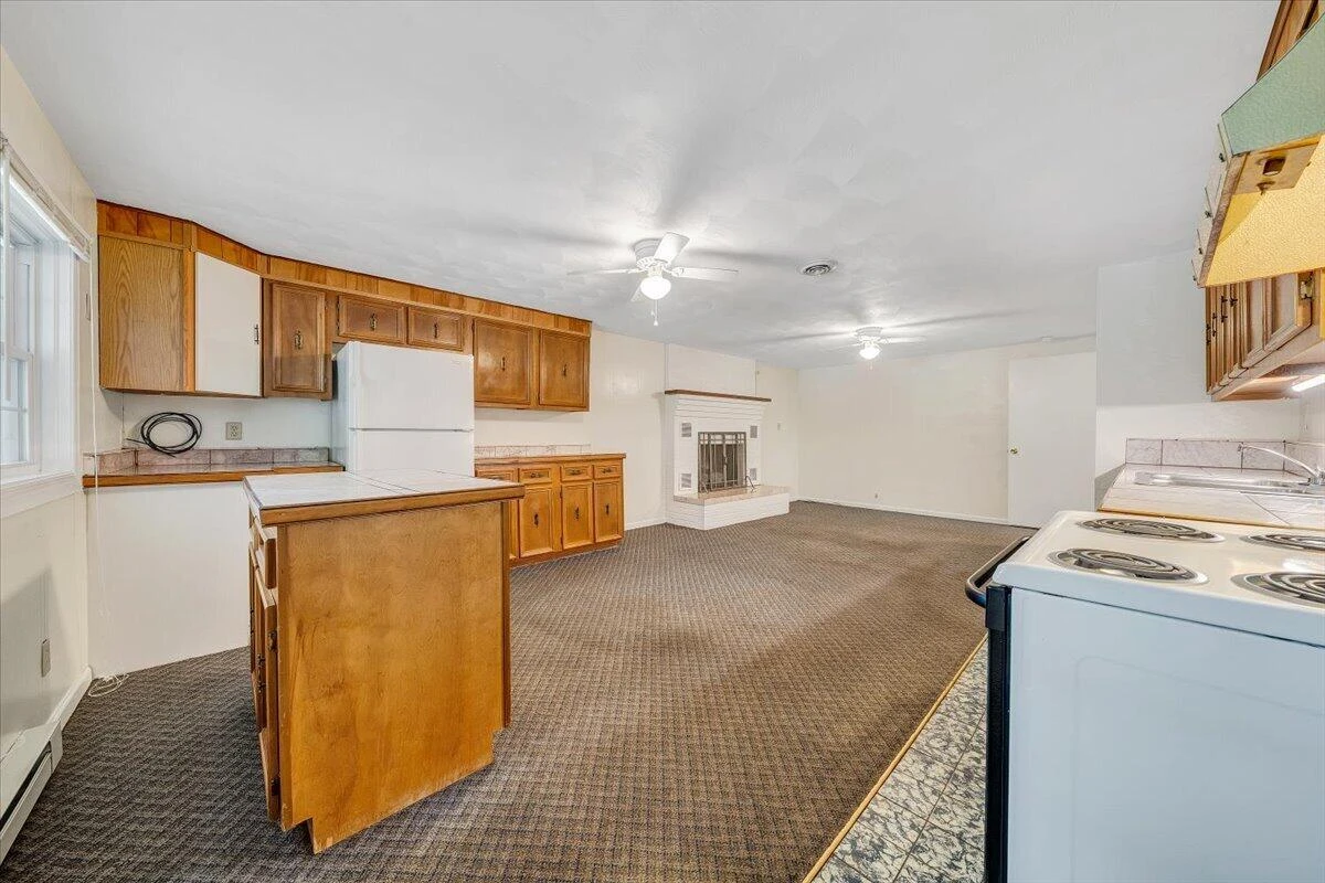 3327 Hollyfield CIR - Photo 51