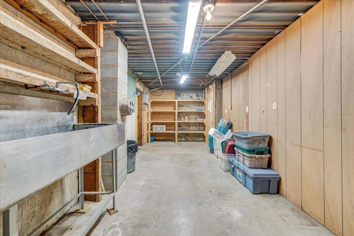 3327 Hollyfield CIR - Photo 59