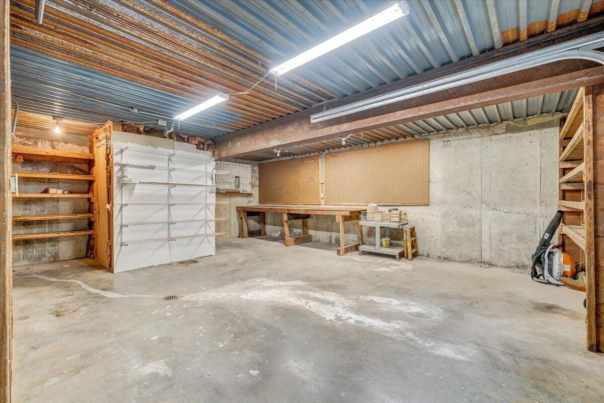 3327 Hollyfield CIR - Photo 60