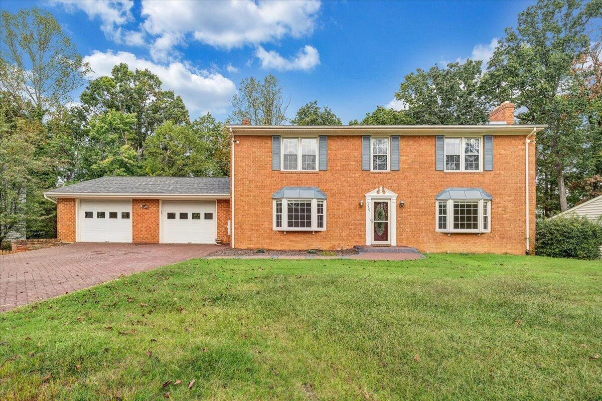 3327 Hollyfield CIR - Photo 67