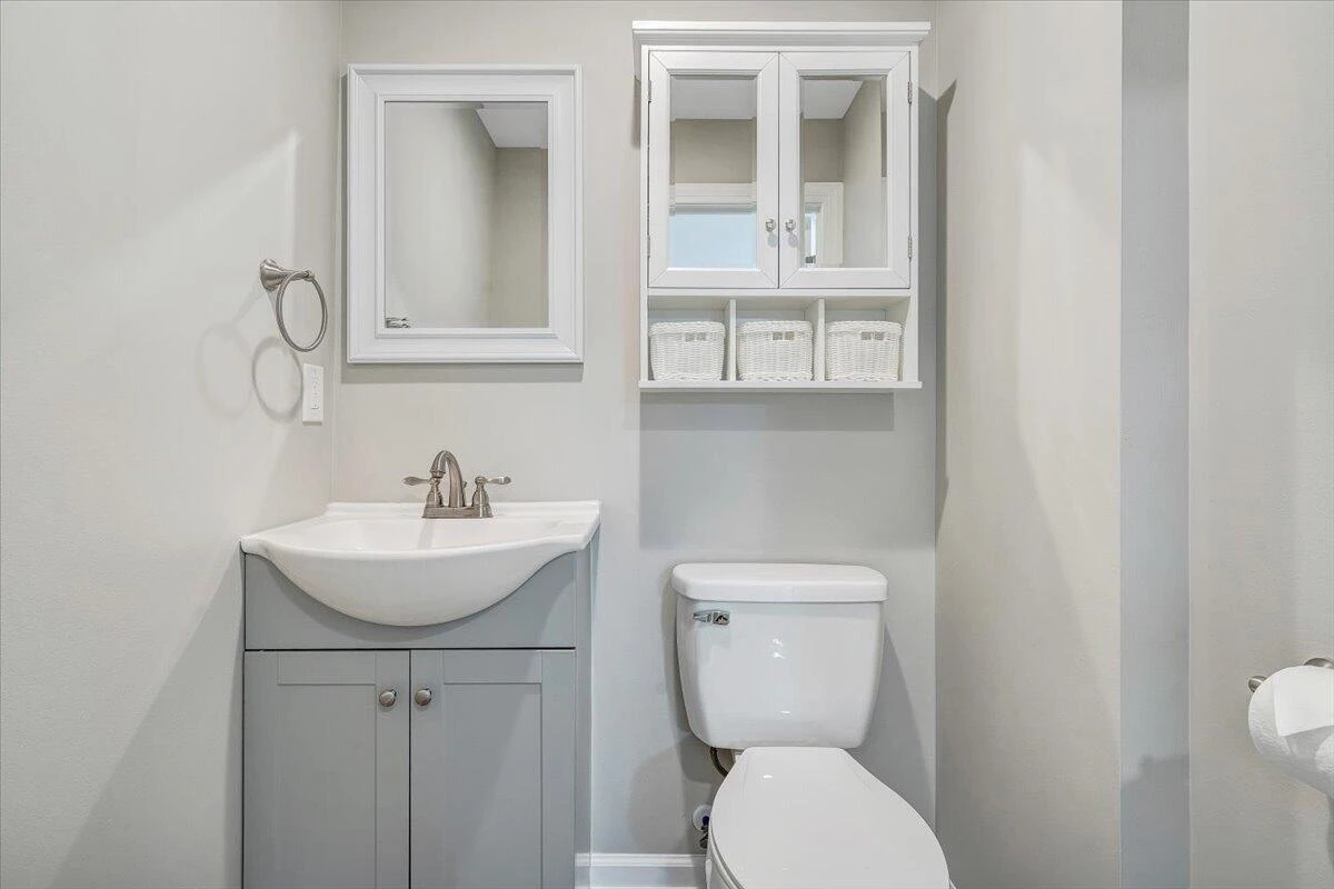 1043 Glebe RD - Photo 16
