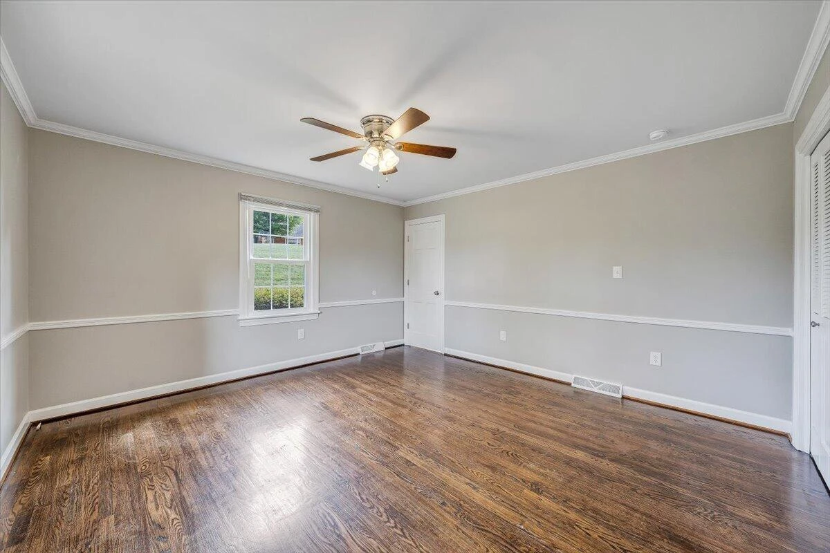 1043 Glebe RD - Photo 17