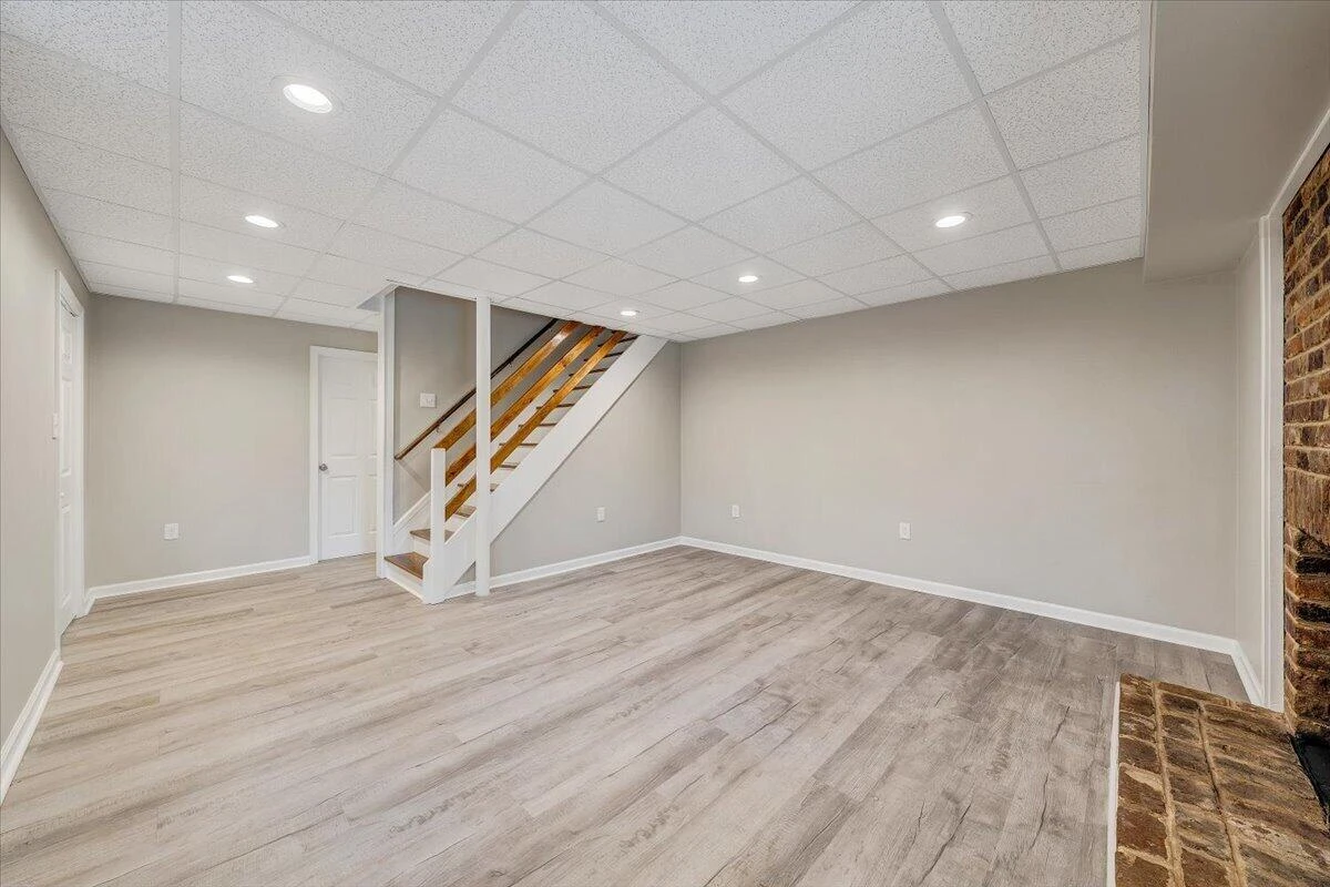 1043 Glebe RD - Photo 25