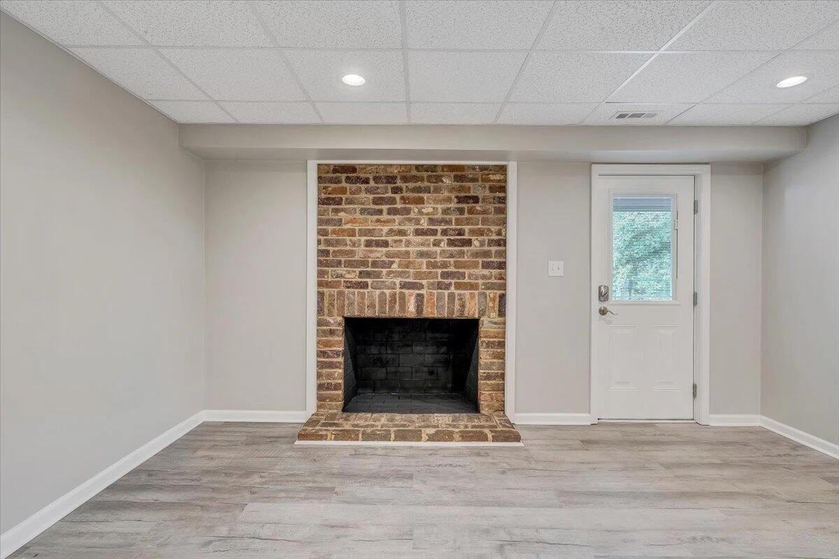 1043 Glebe RD - Photo 27