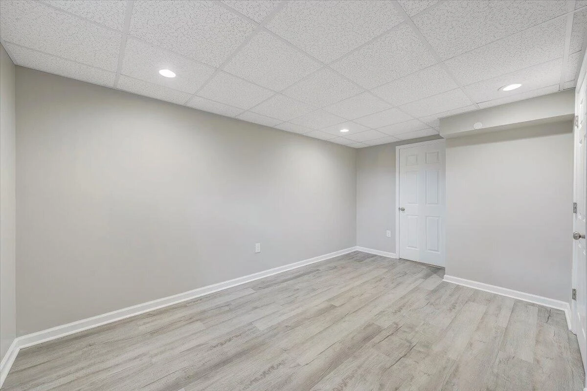 1043 Glebe RD - Photo 28