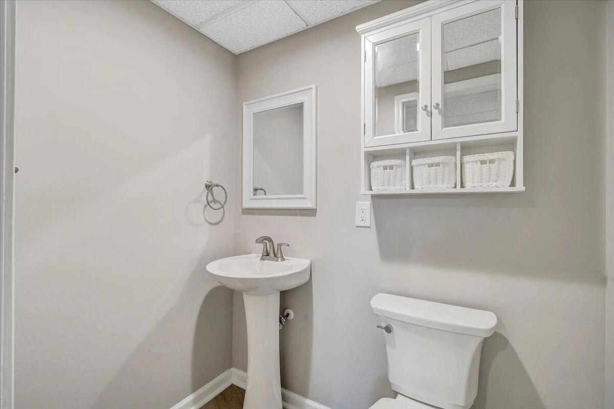 1043 Glebe RD - Photo 30