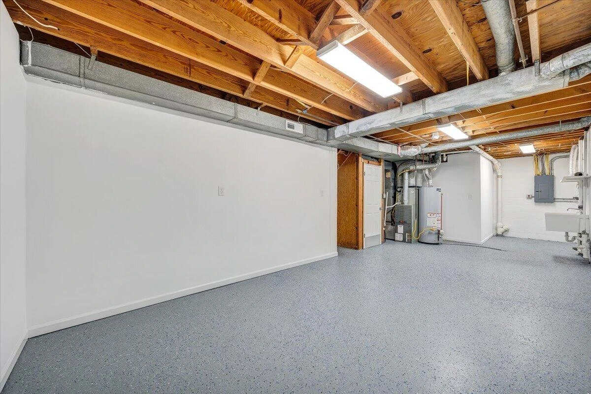 1043 Glebe RD - Photo 34