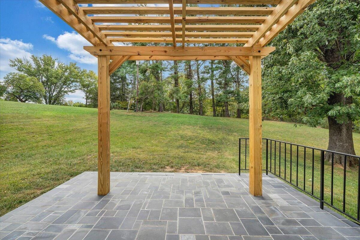 1043 Glebe RD - Photo 37