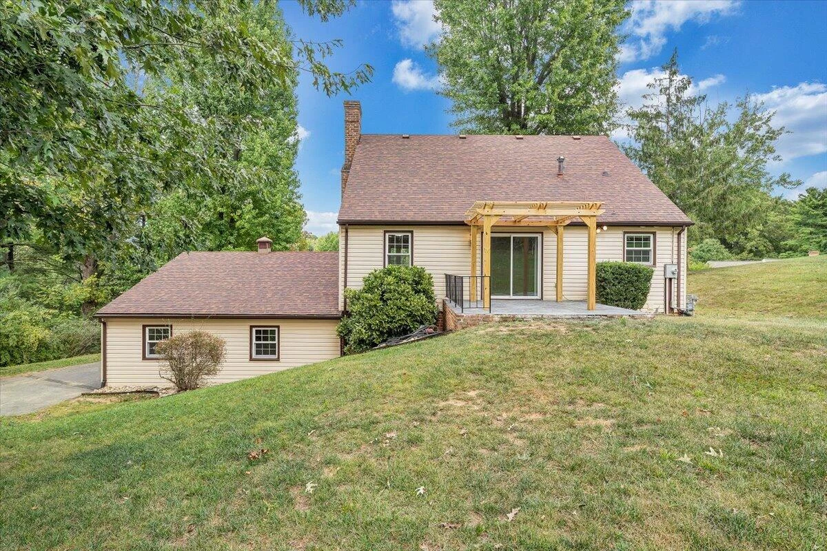 1043 Glebe RD - Photo 42