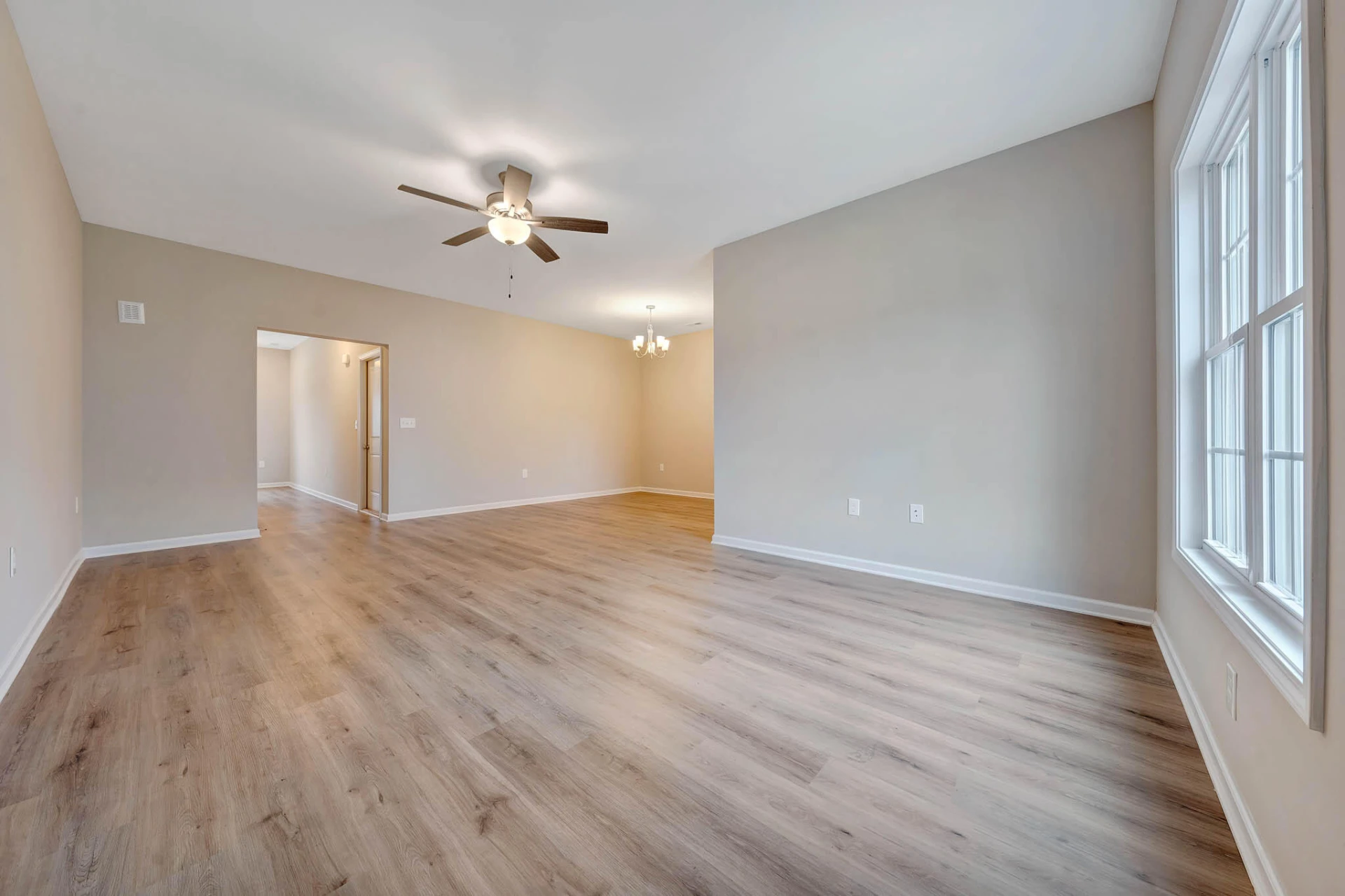 1056 Brandon AVE SW - Photo 5