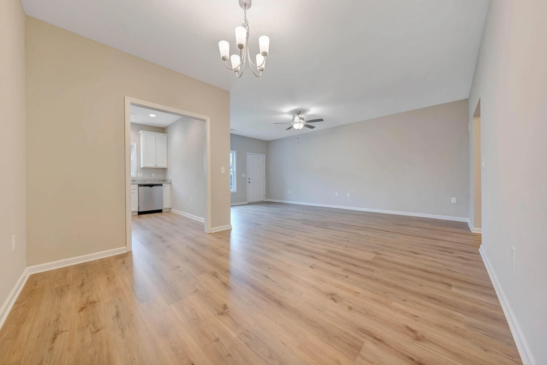 1056 Brandon AVE SW - Photo 9