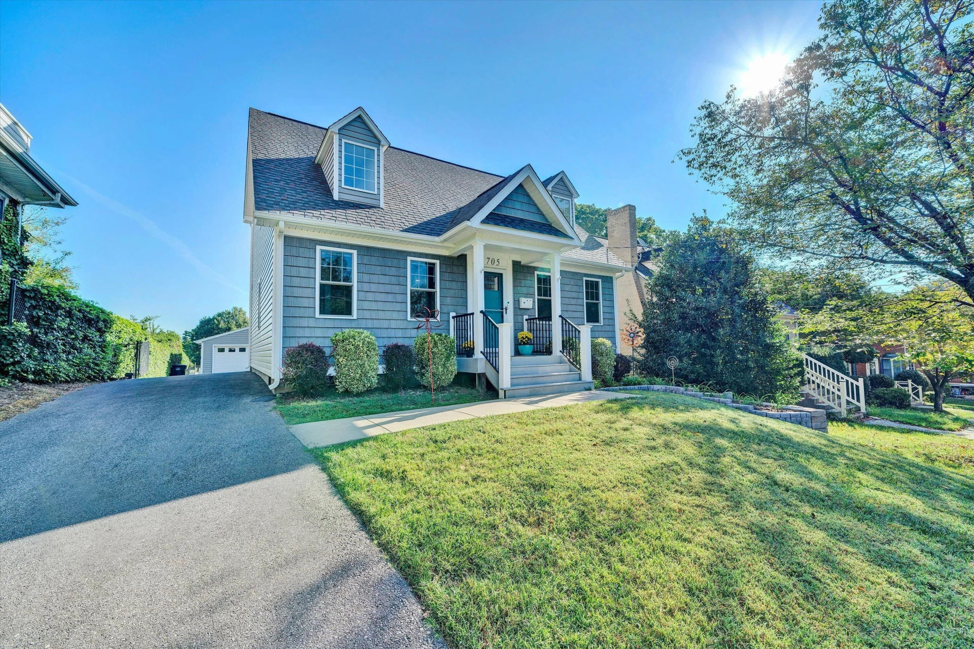 1705 Windsor AVE SW - Photo 3