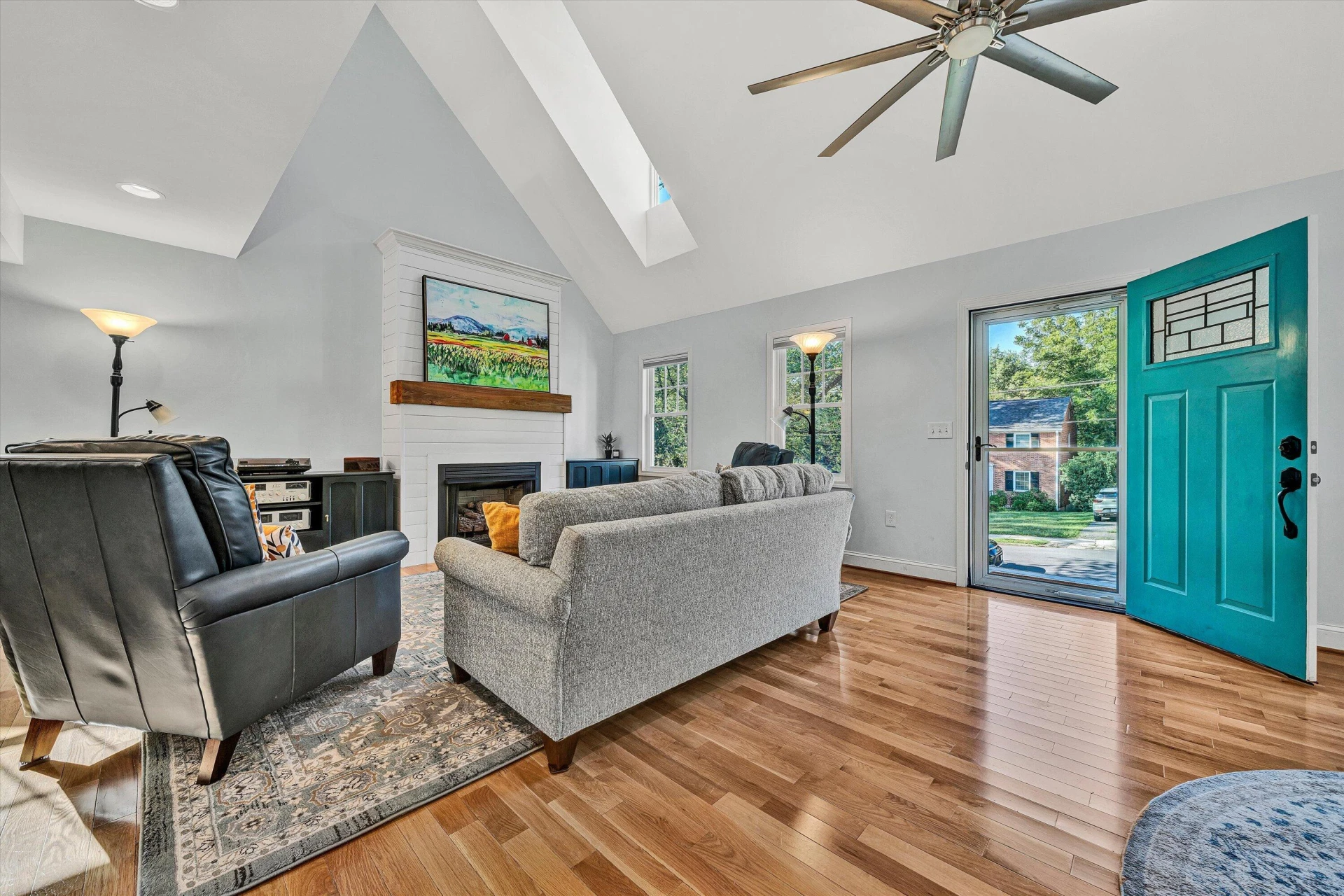 1705 Windsor AVE SW - Photo 4