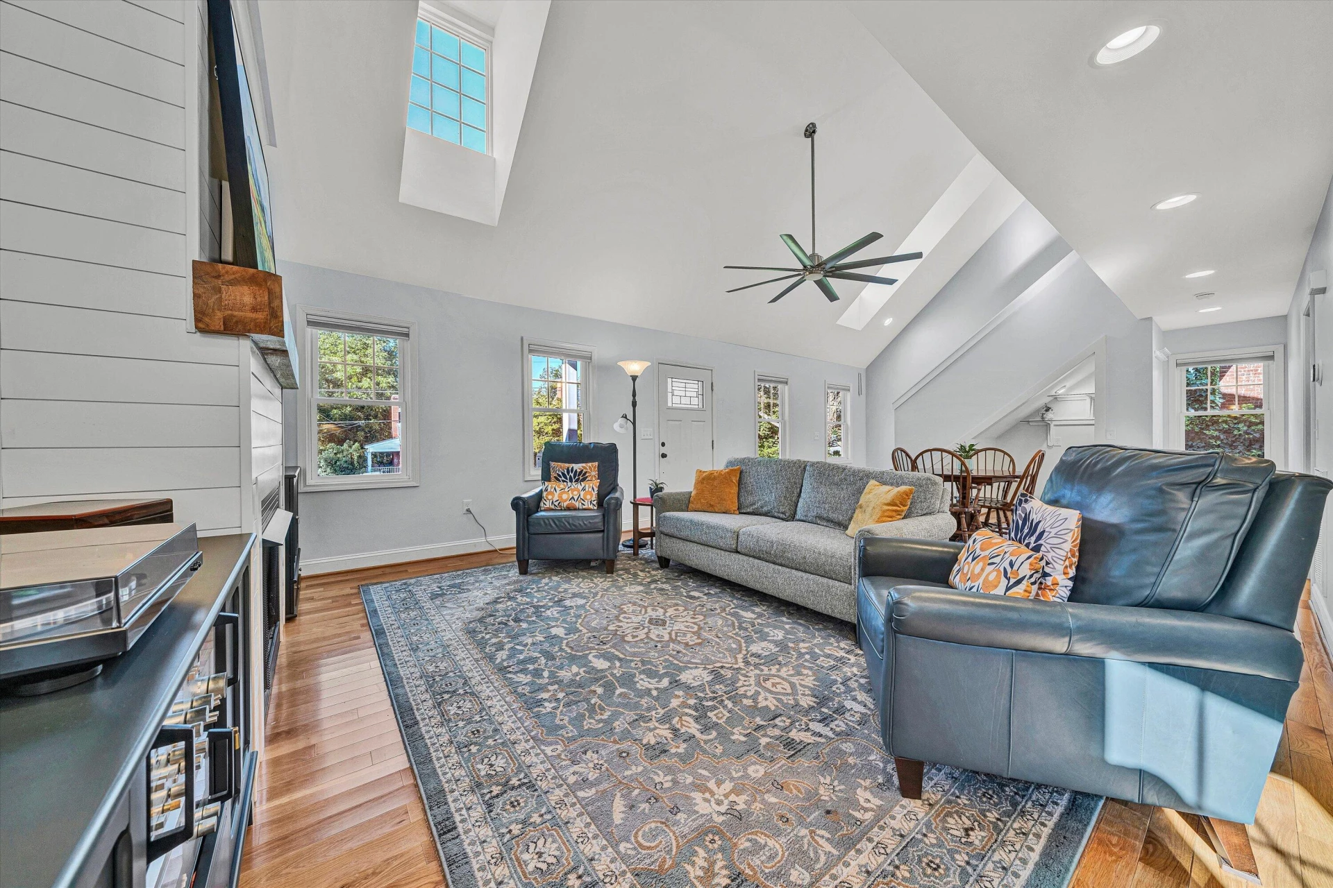 1705 Windsor AVE SW - Photo 7