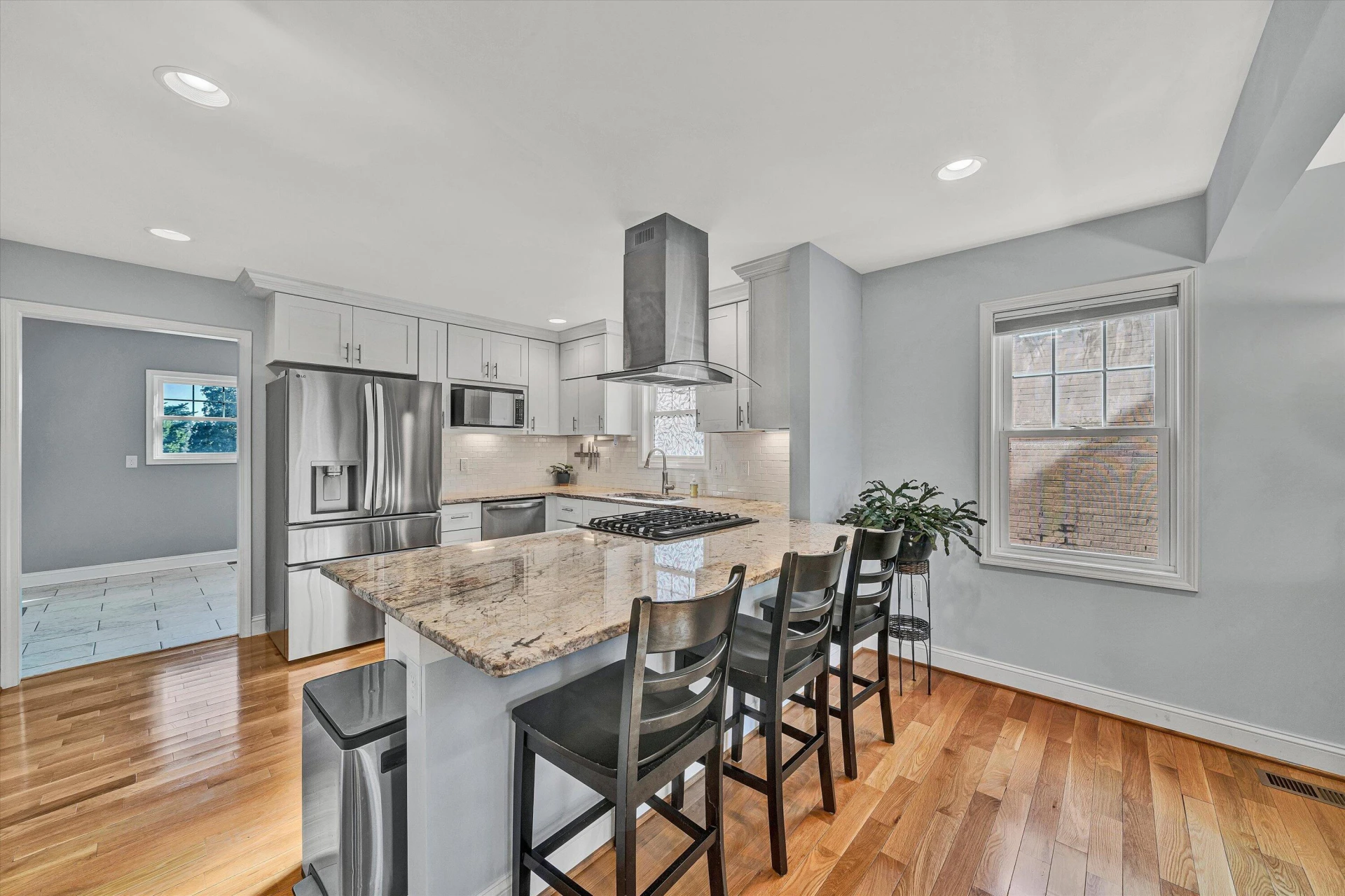 1705 Windsor AVE SW - Photo 8