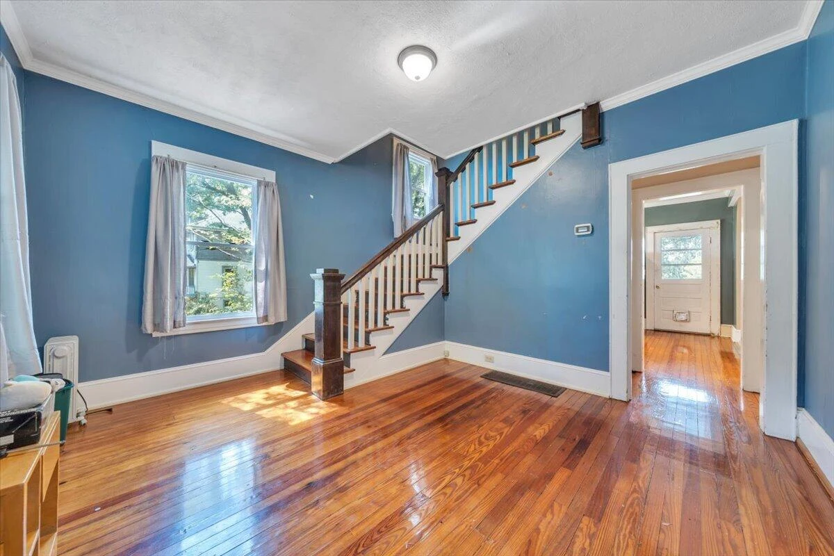 2220 Eastgate AVE NE - Photo 5