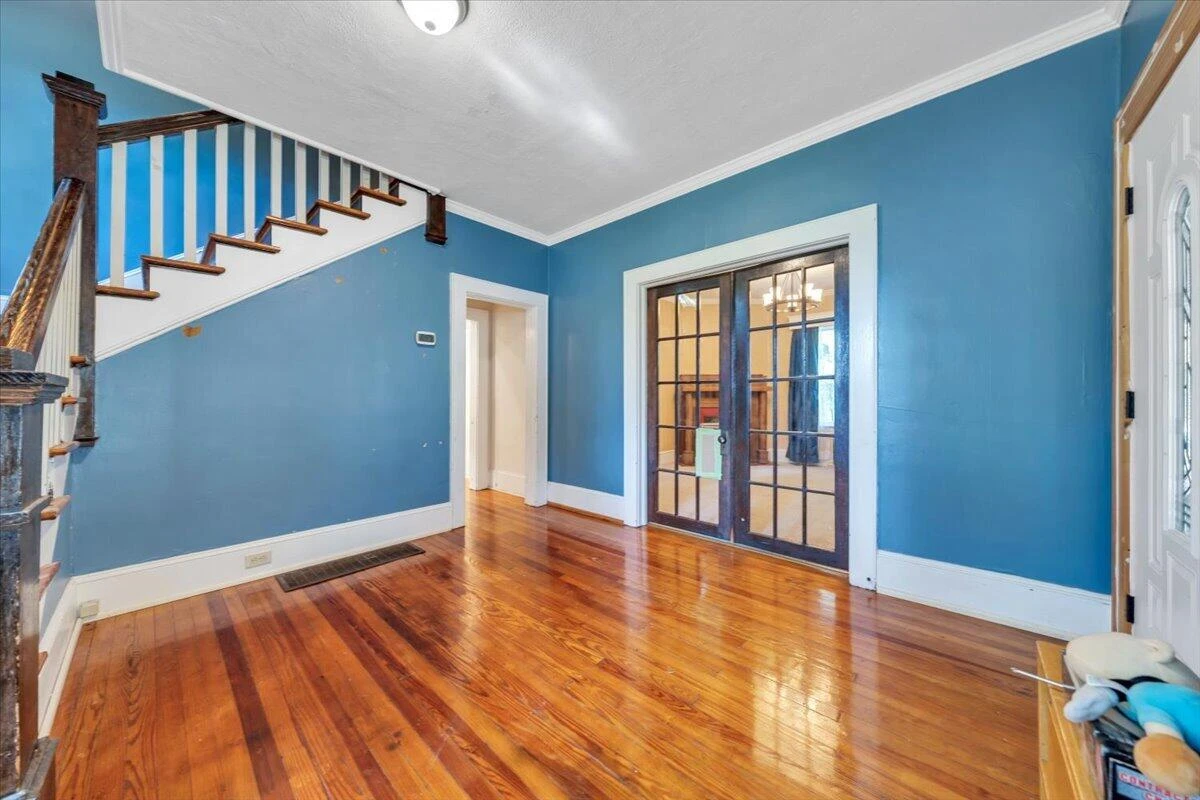 2220 Eastgate AVE NE - Photo 6