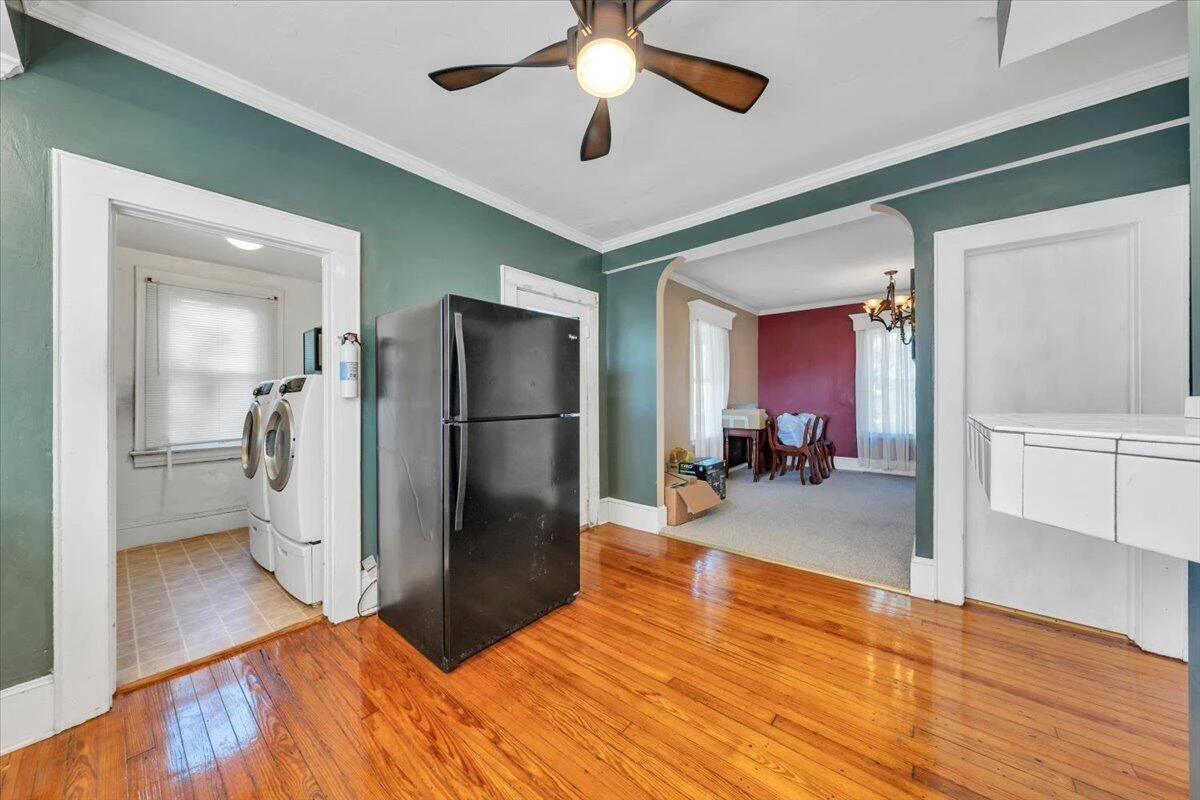 2220 Eastgate AVE NE - Photo 10