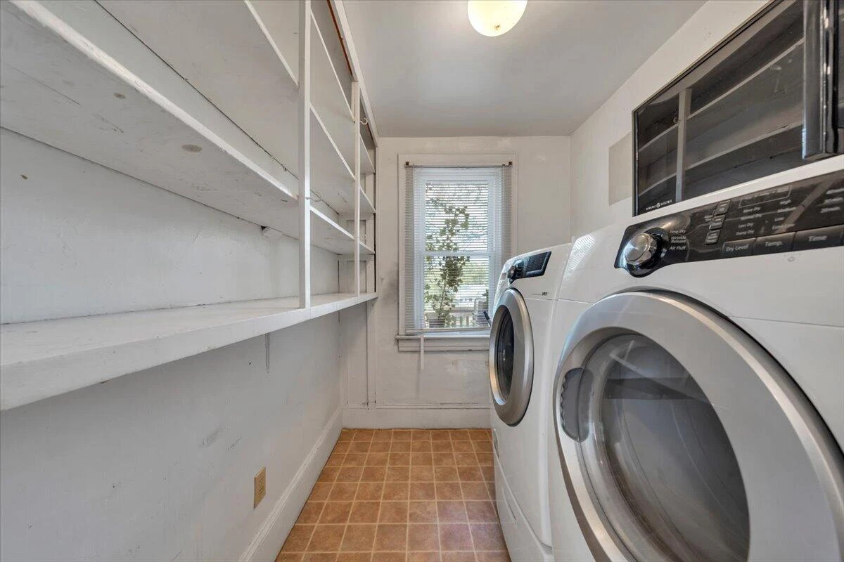 2220 Eastgate AVE NE - Photo 15