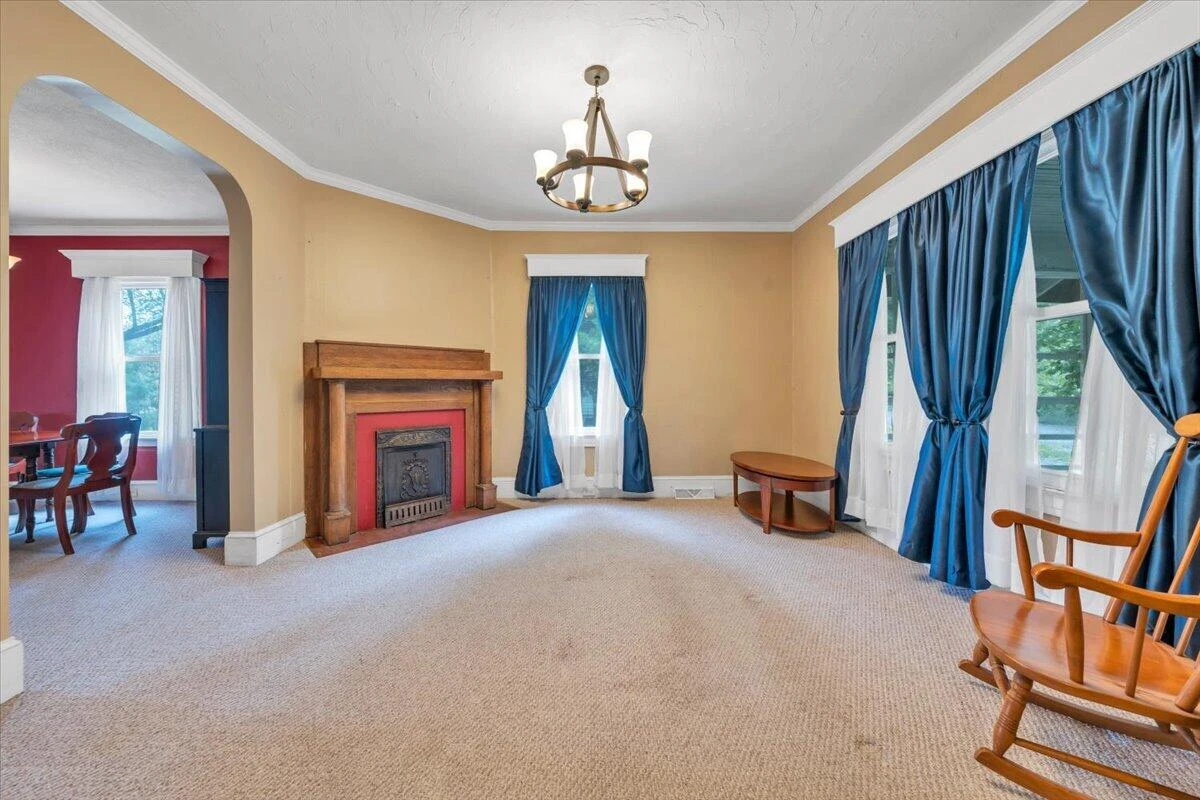 2220 Eastgate AVE NE - Photo 16