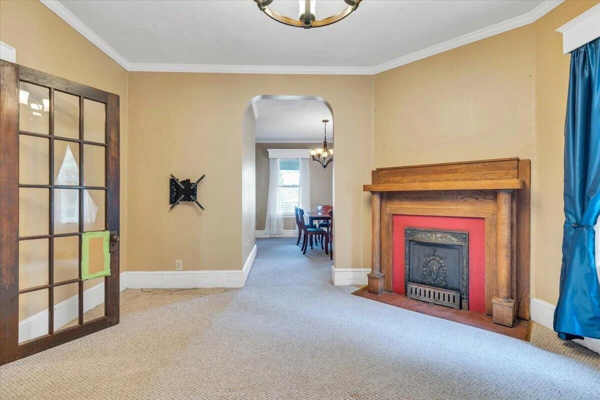 2220 Eastgate AVE NE - Photo 17