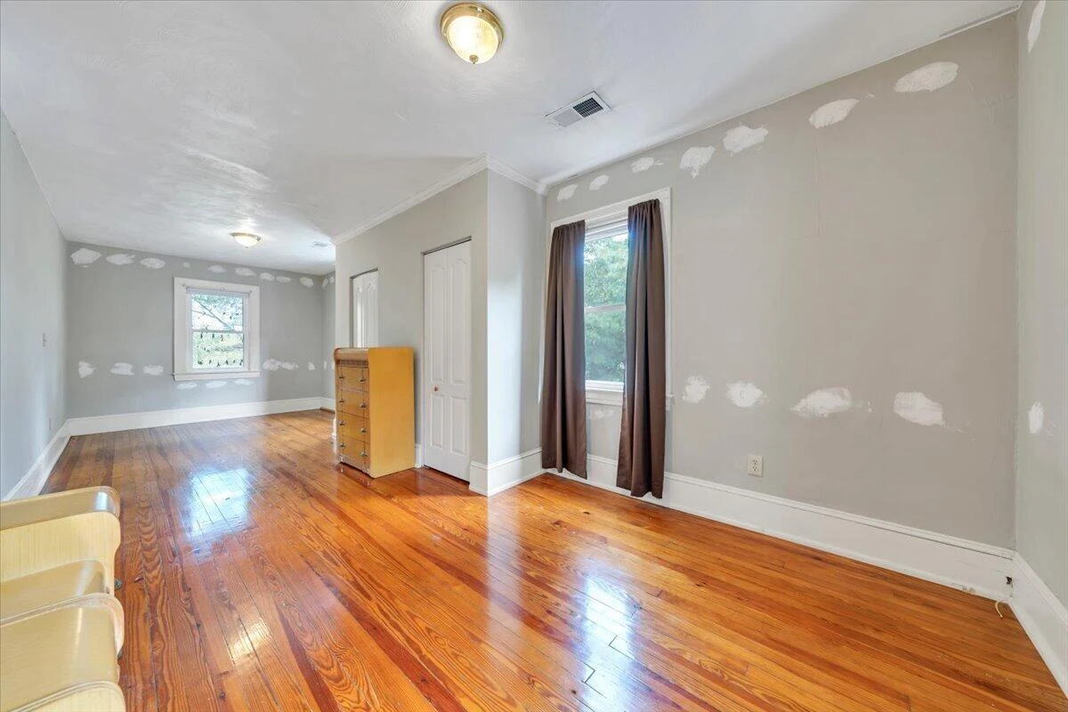 2220 Eastgate AVE NE - Photo 24