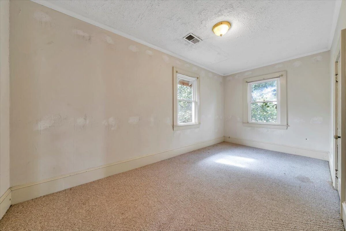 2220 Eastgate AVE NE - Photo 30