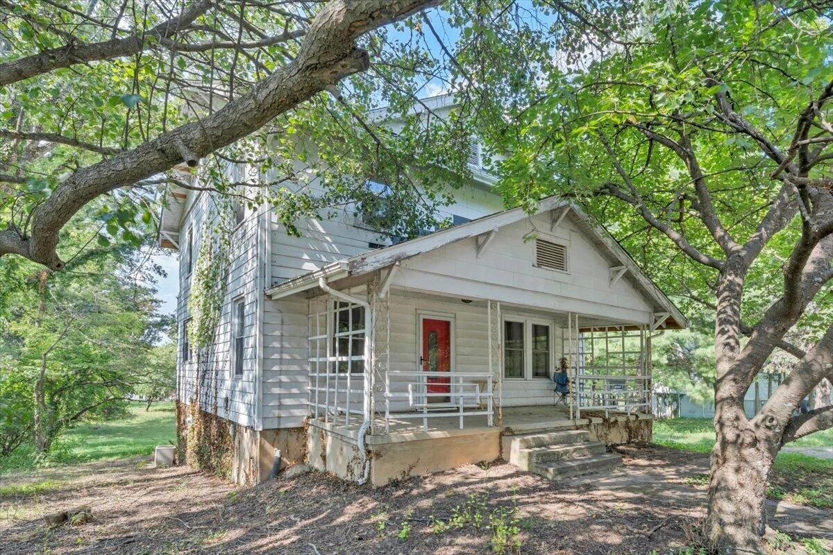 2220 Eastgate AVE NE - Photo 34