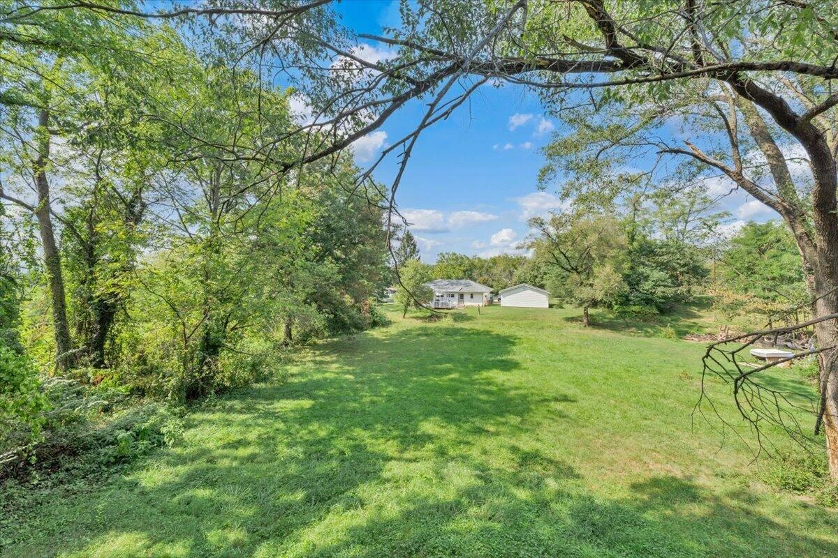 2220 Eastgate AVE NE - Photo 38