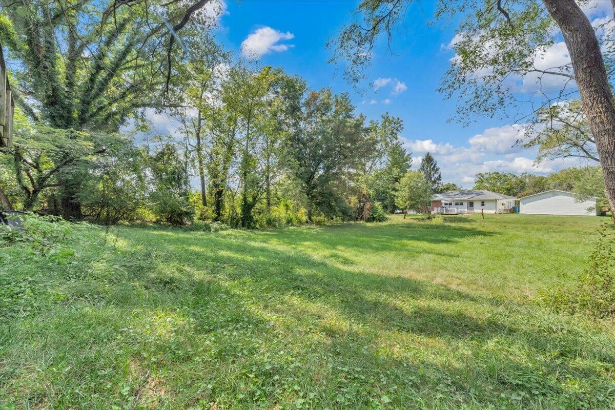 2220 Eastgate AVE NE - Photo 39