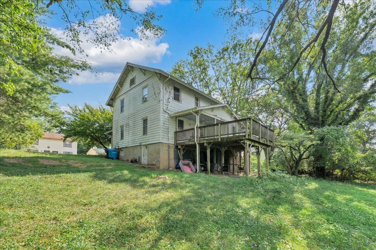 2220 Eastgate AVE NE - Photo 40