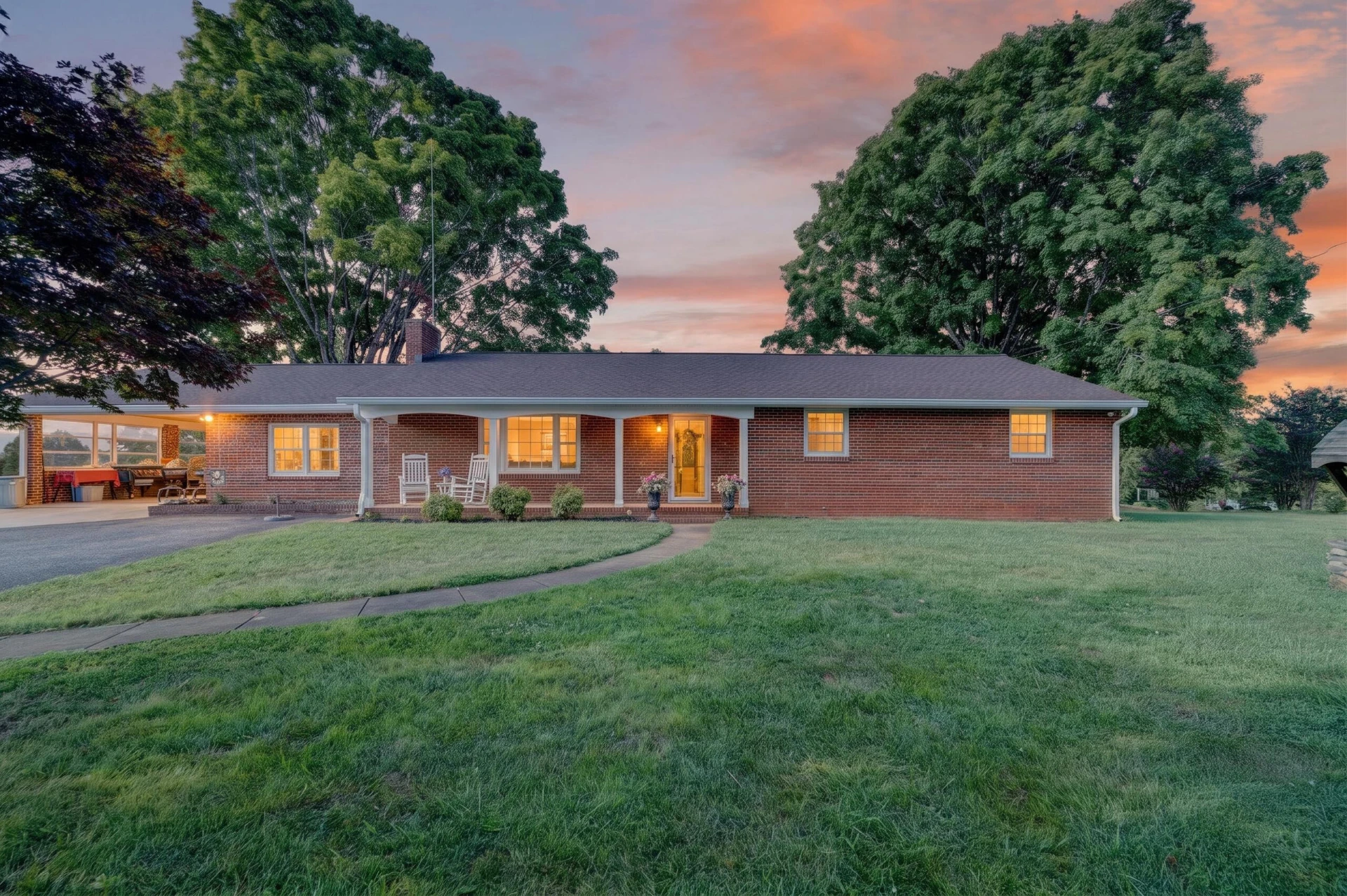 8450 Forest RD - Photo 2