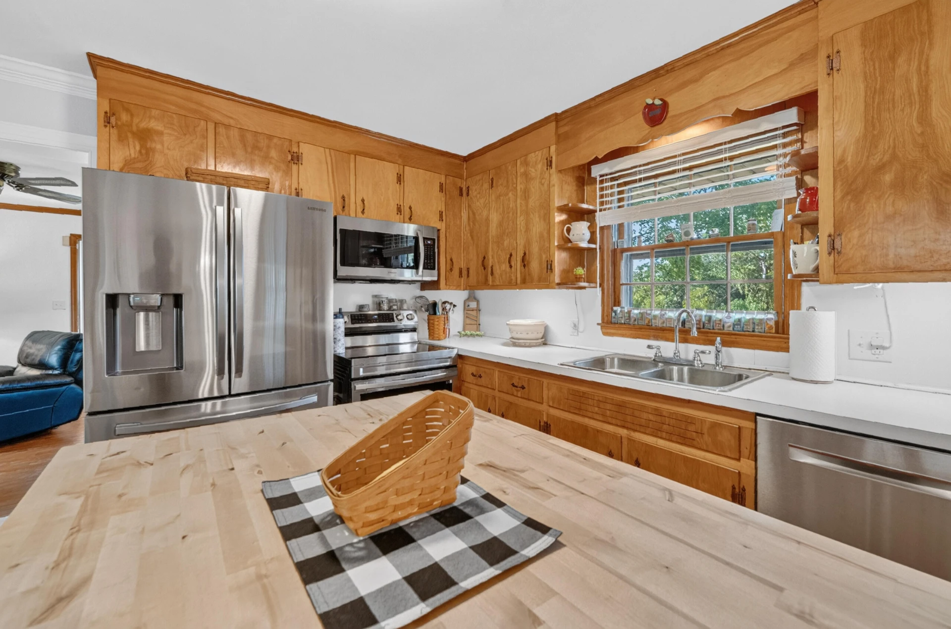 8450 Forest RD - Photo 24
