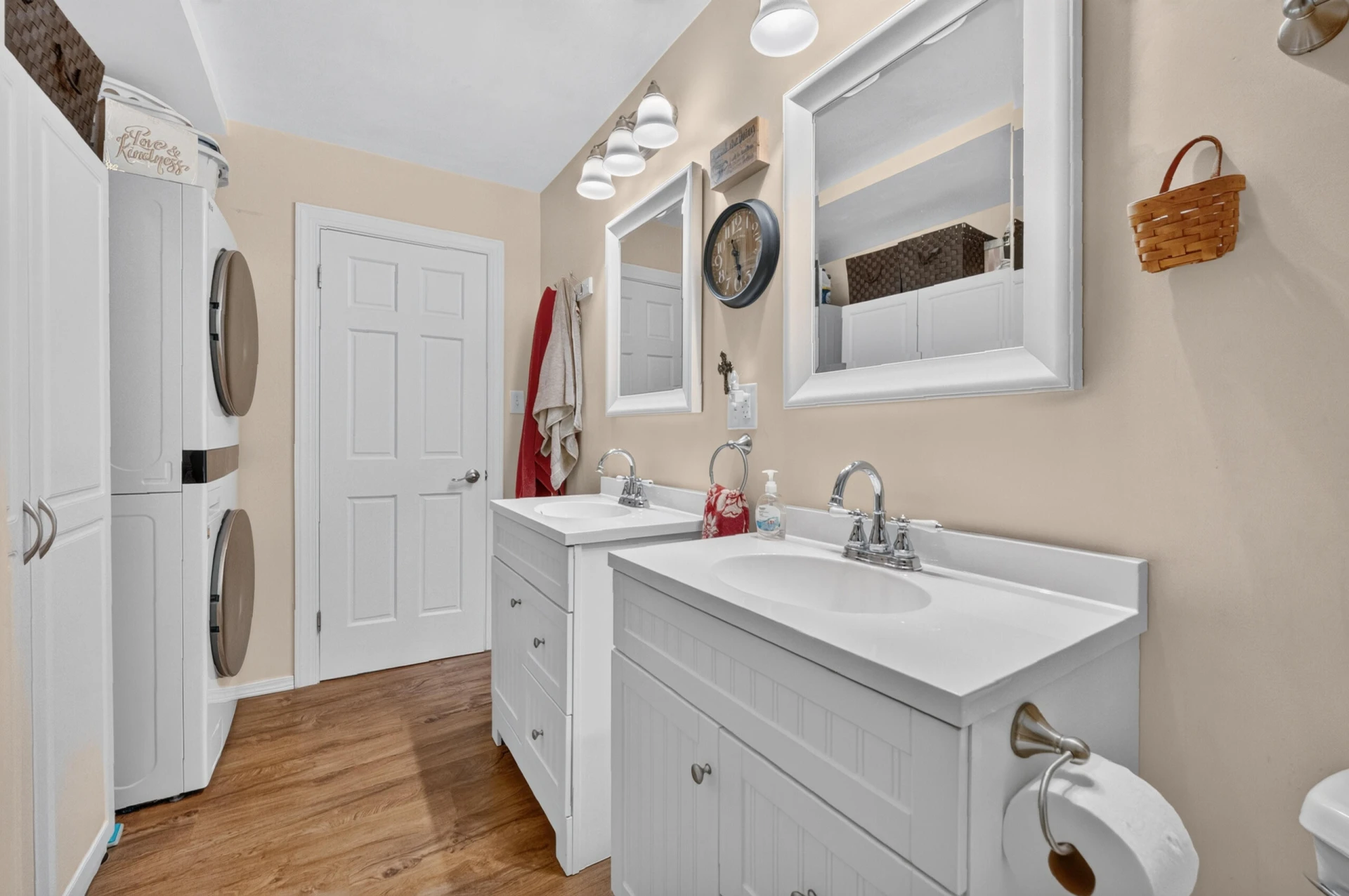 8450 Forest RD - Photo 44