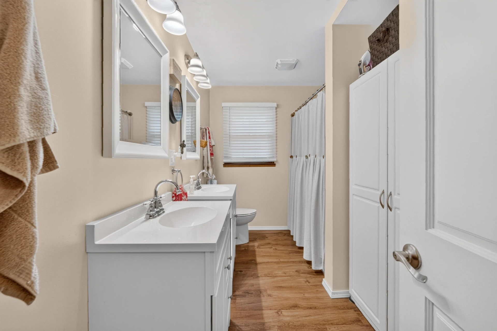 8450 Forest RD - Photo 45