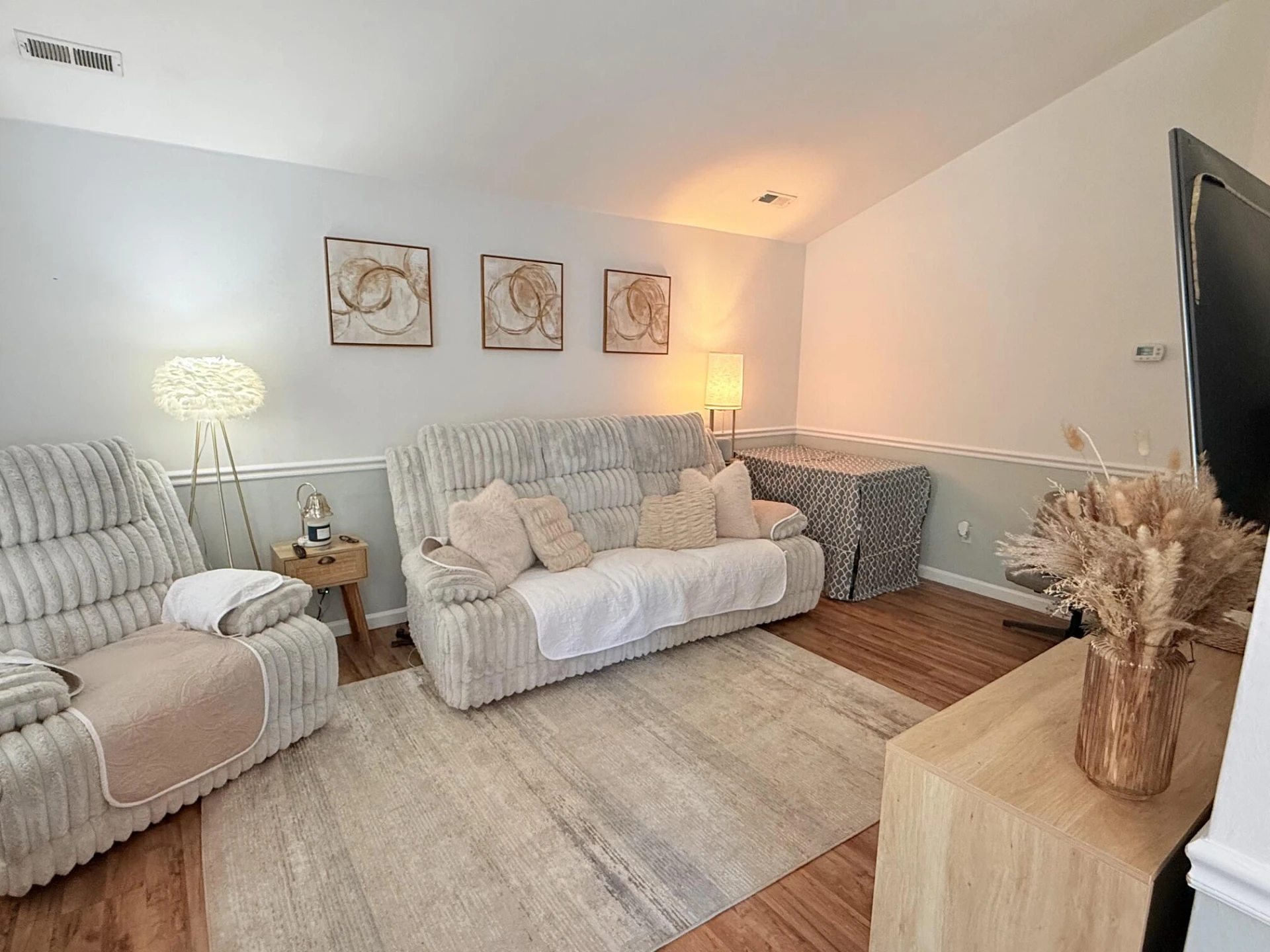 1354 Eastgate AVE NE - Photo 7