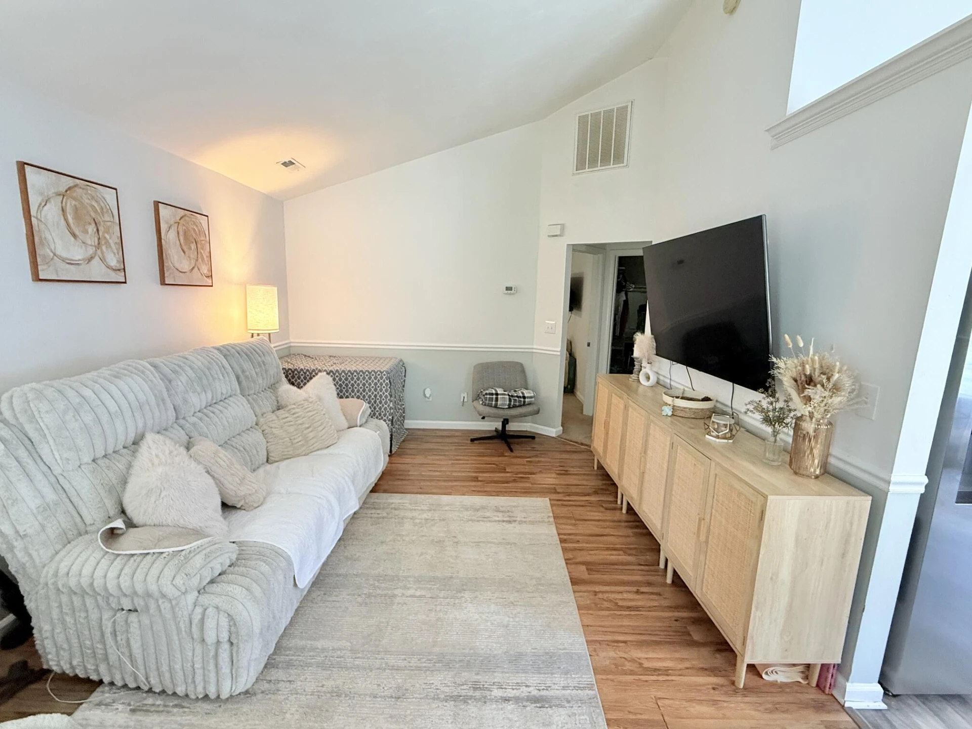 1354 Eastgate AVE NE - Photo 8