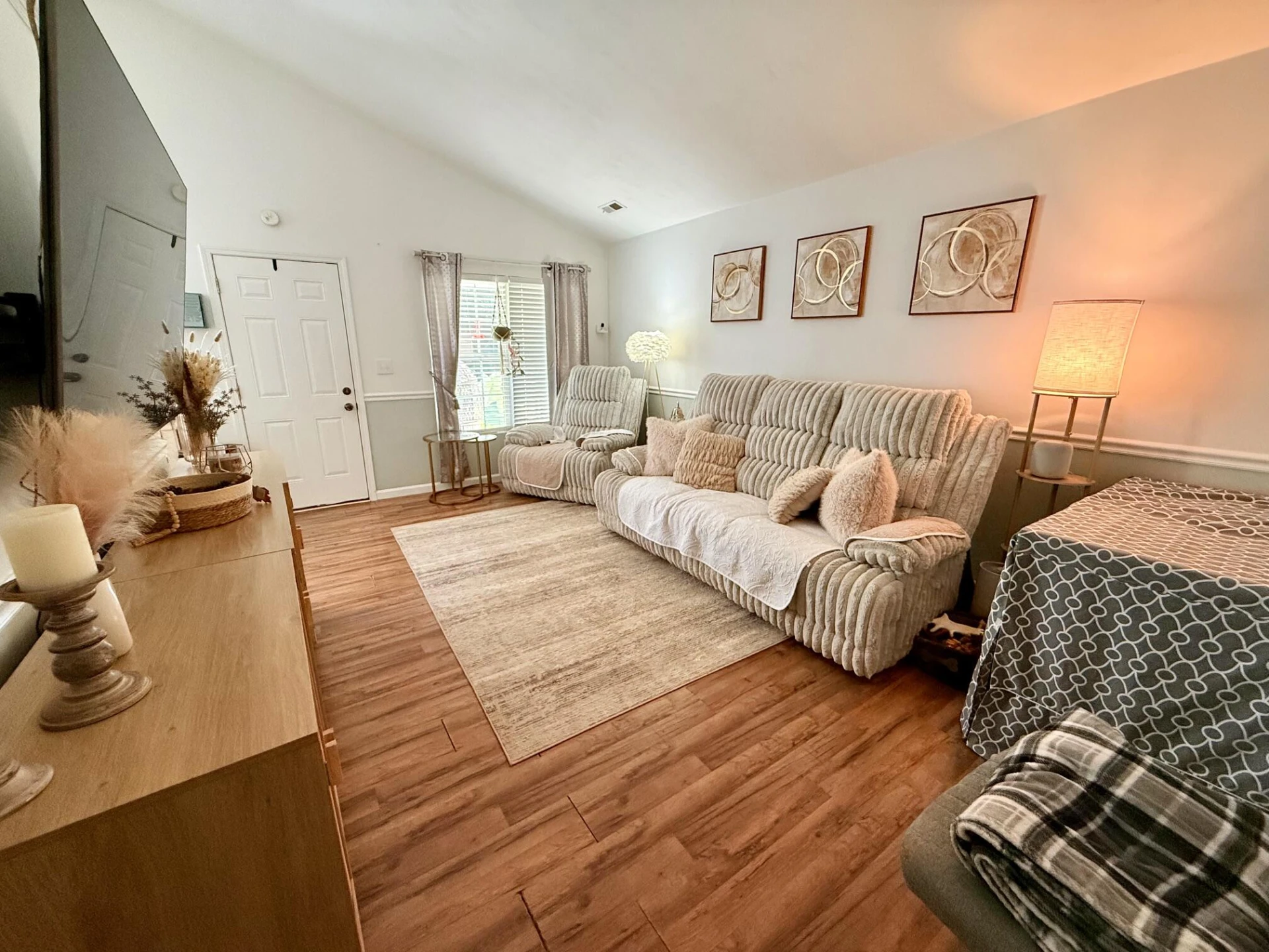 1354 Eastgate AVE NE - Photo 9