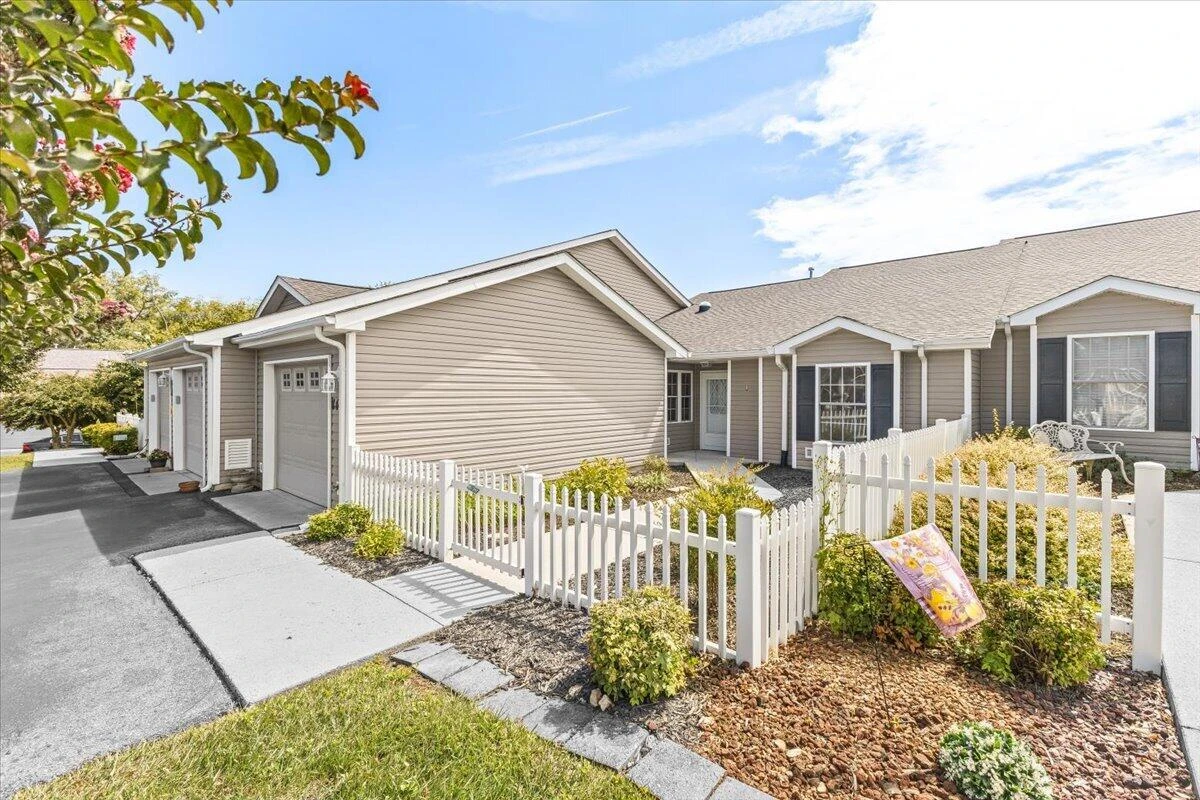 8413 Pine Hill LN - Photo 2