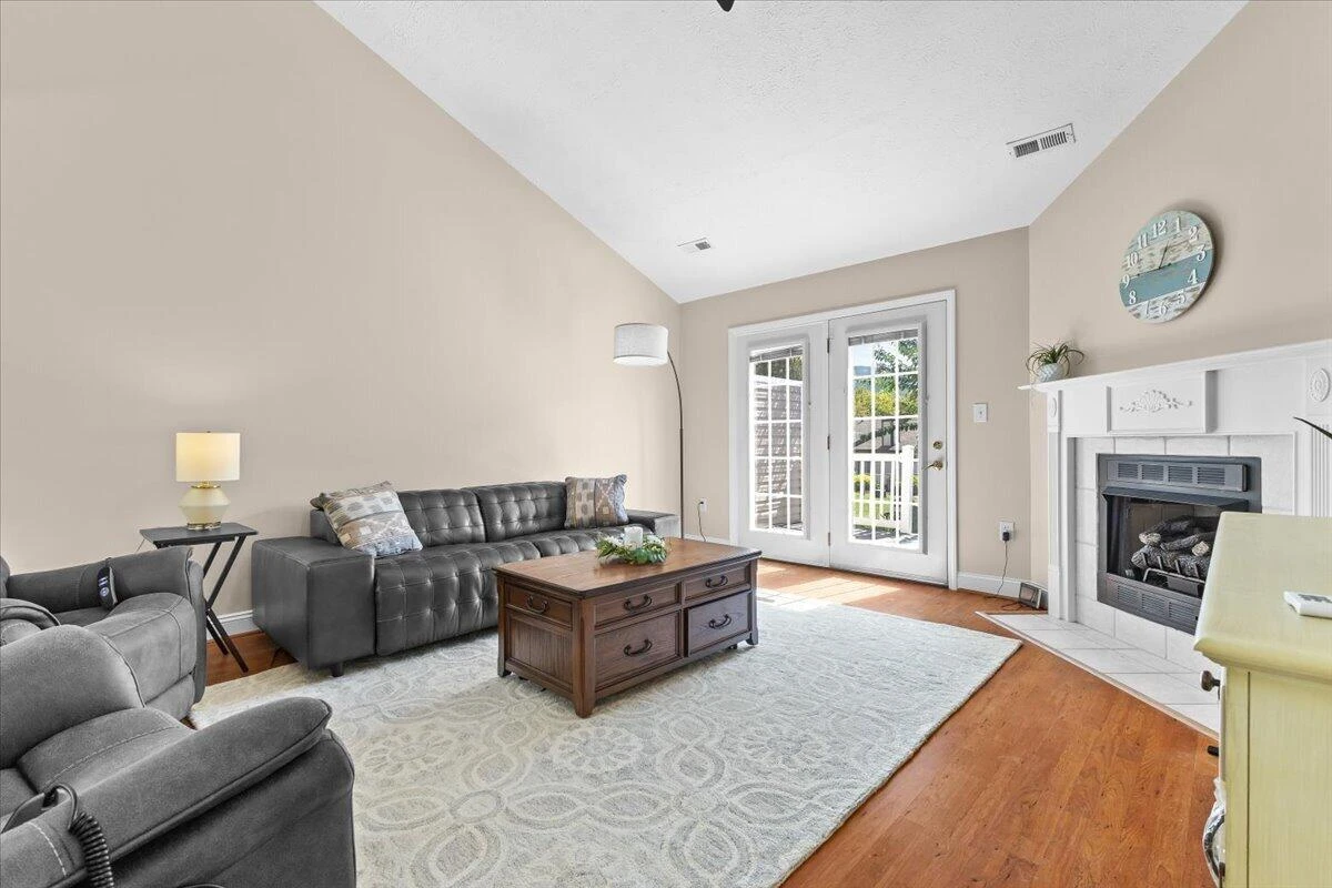 8413 Pine Hill LN - Photo 7