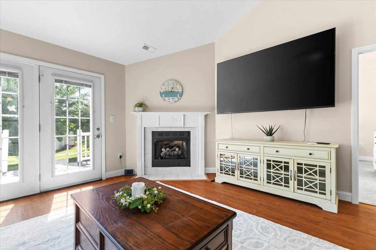 8413 Pine Hill LN - Photo 8