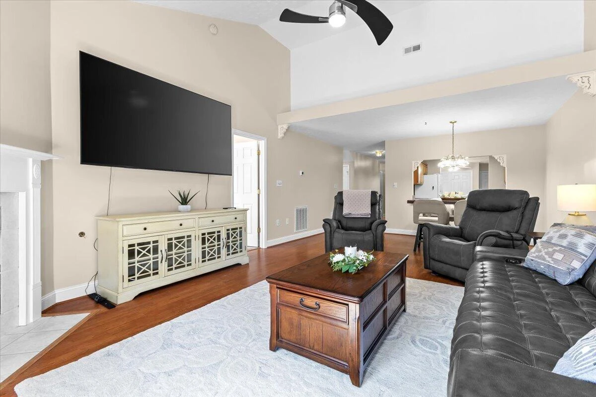 8413 Pine Hill LN - Photo 9