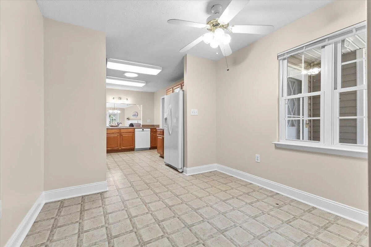 8413 Pine Hill LN - Photo 15