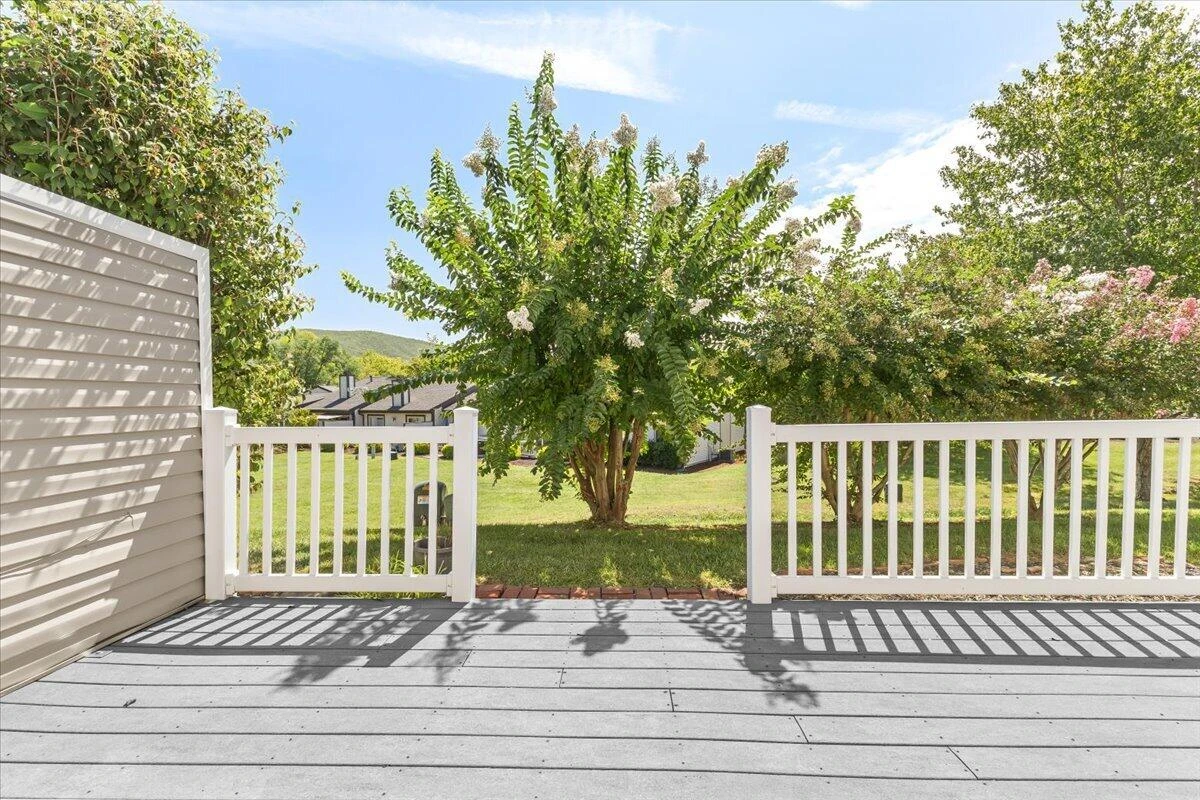 8413 Pine Hill LN - Photo 32