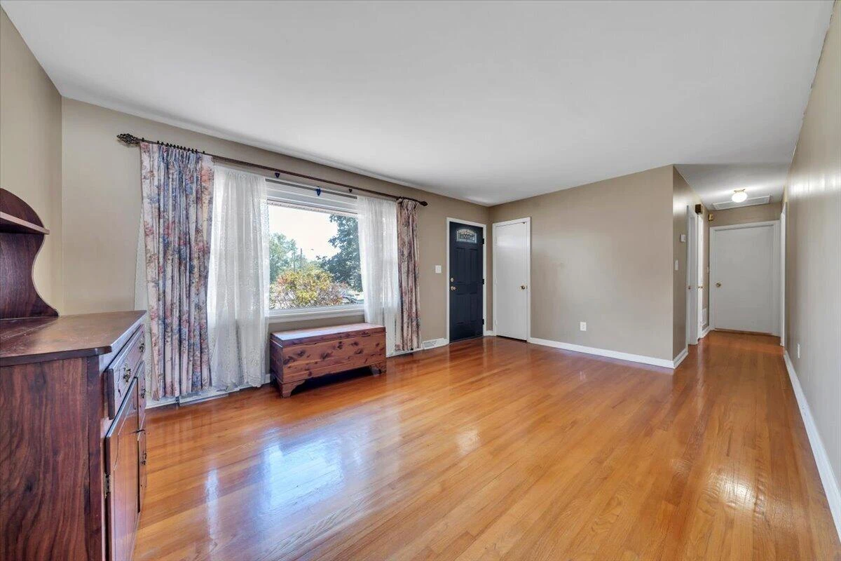 413 Decatur CIR - Photo 6