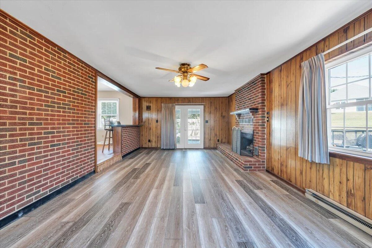 413 Decatur CIR - Photo 14