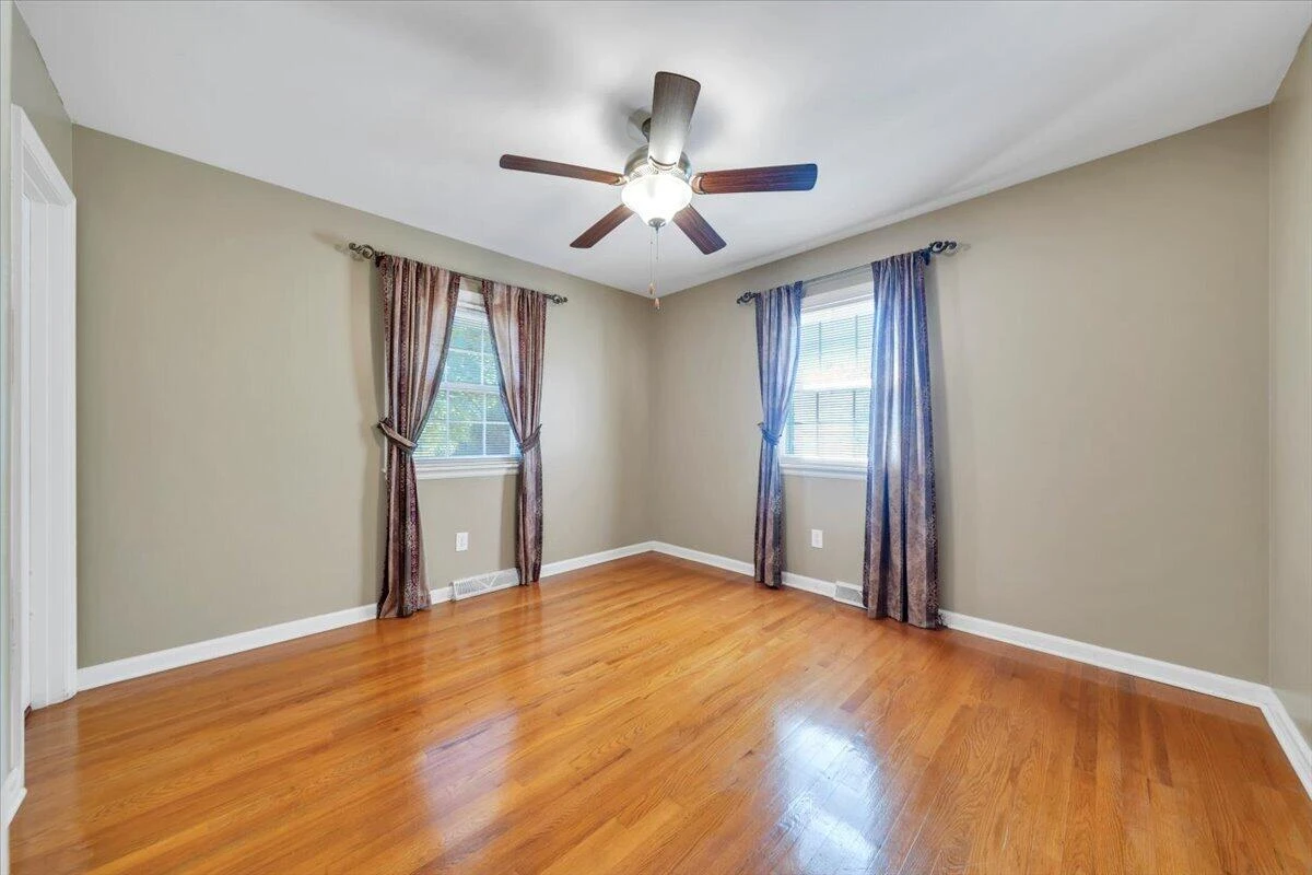 413 Decatur CIR - Photo 16
