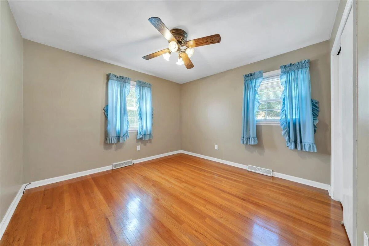 413 Decatur CIR - Photo 19