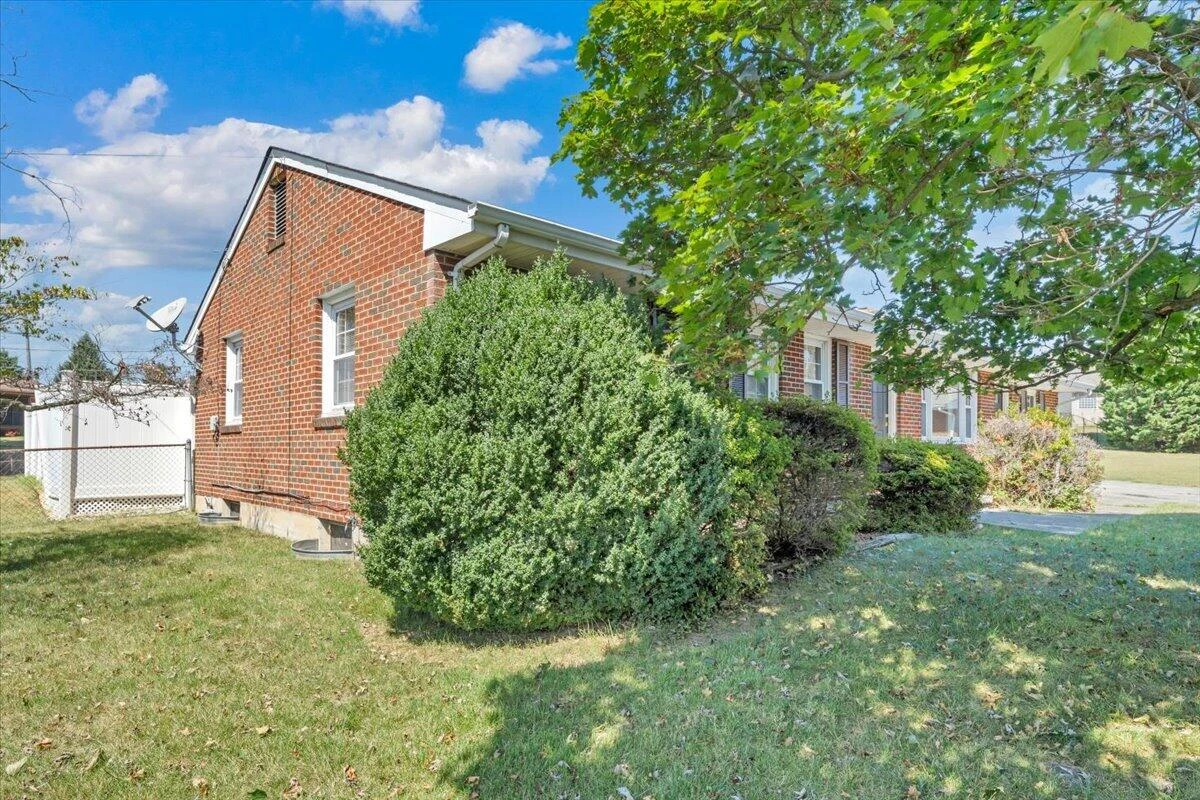 413 Decatur CIR - Photo 34