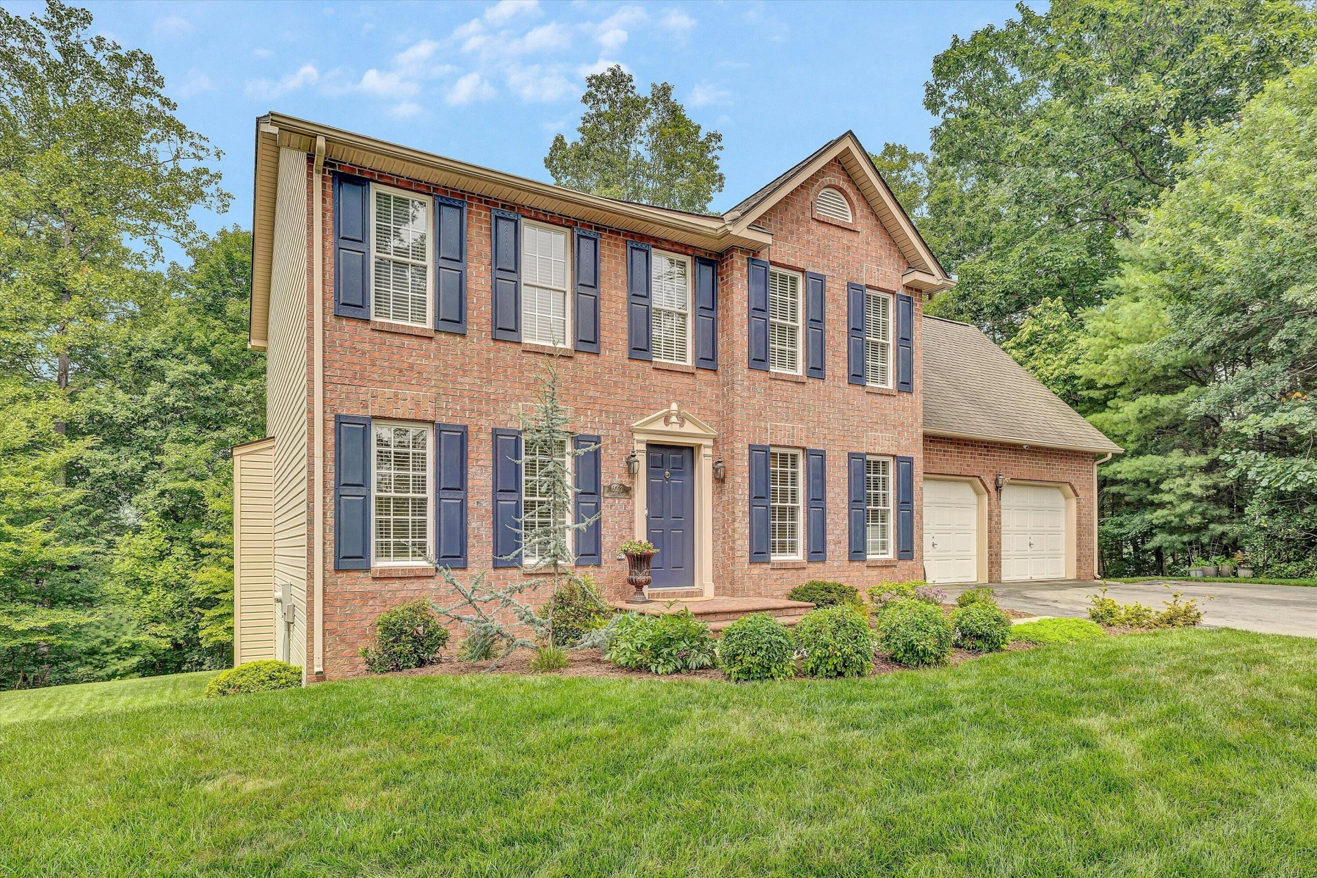 6092 Cezanne CT - Photo 2